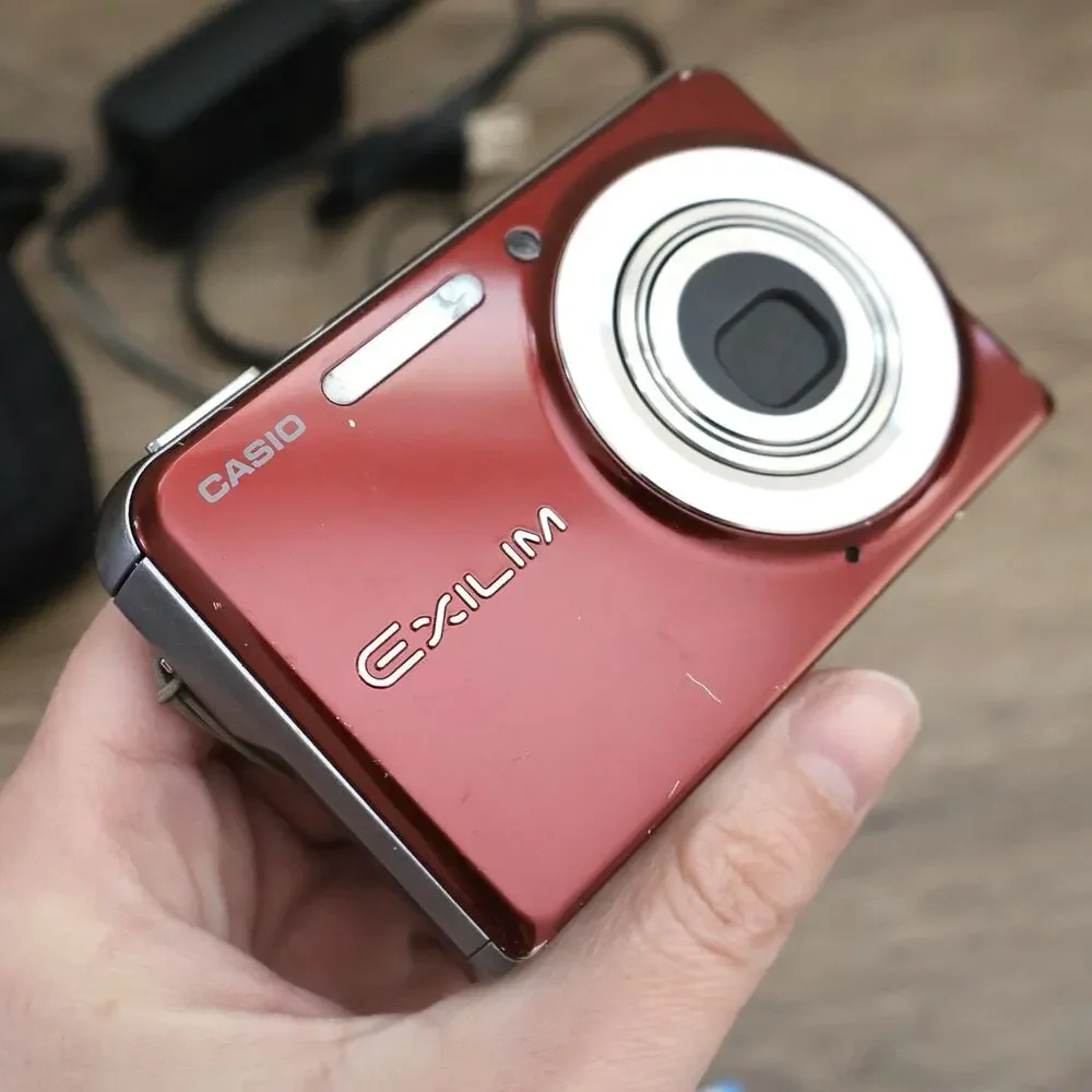 Vintage Casio Exilim EX-S880 Red Point and Shoot Digital Camera Bundle WORKS